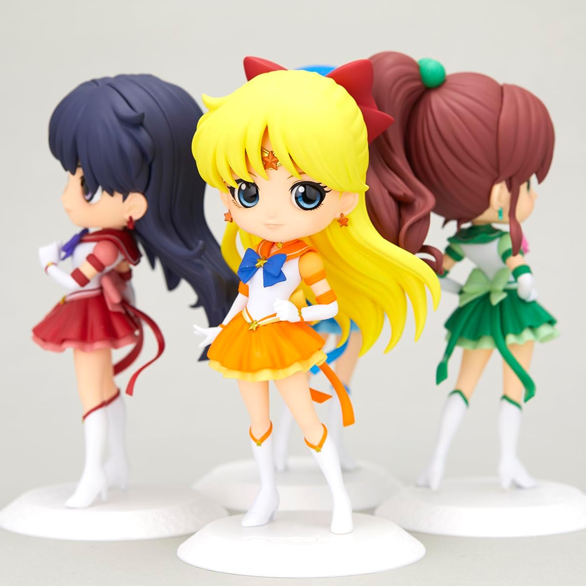 Banpresto Sailor Moon Cosmos The Movie Eternal Sailor Venus Q Posket Figure