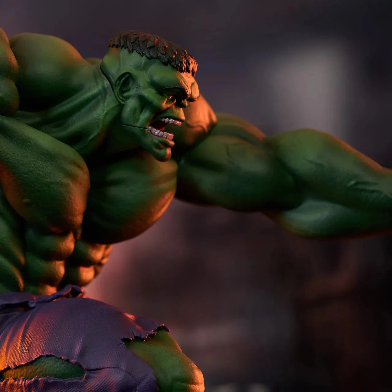 Marvel Gallery: Hulk (Immortal) Deluxe Gallery Diorama - Emmett's ToyStop