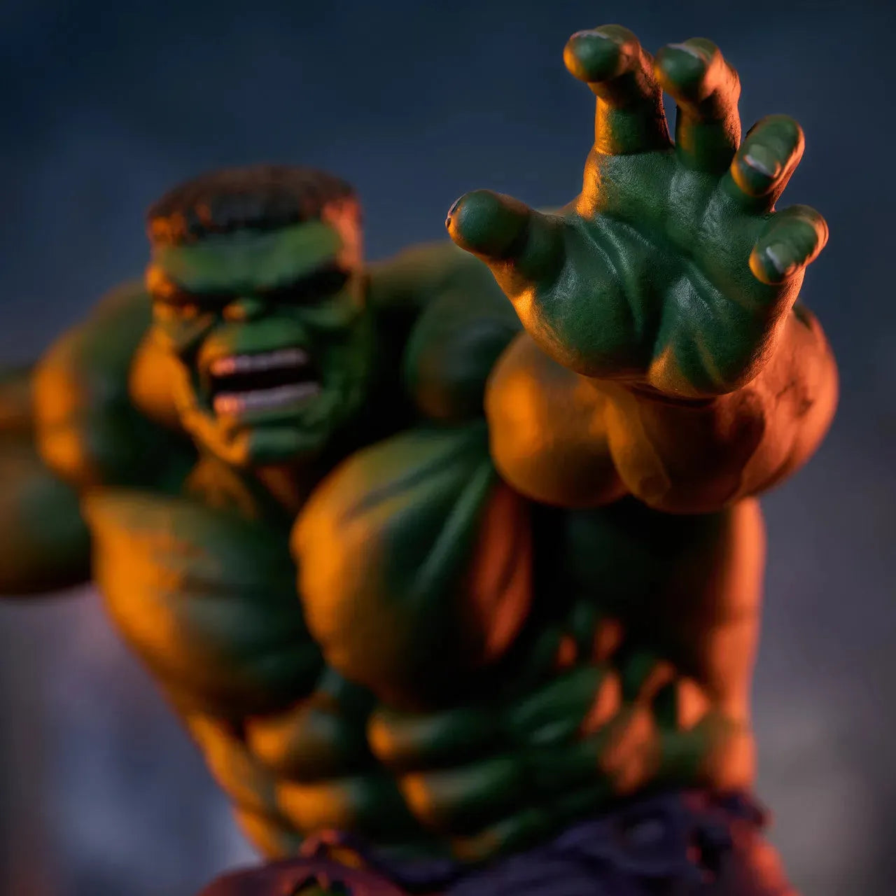 Marvel Gallery: Hulk (Immortal) Deluxe Gallery Diorama - Emmett's ToyStop